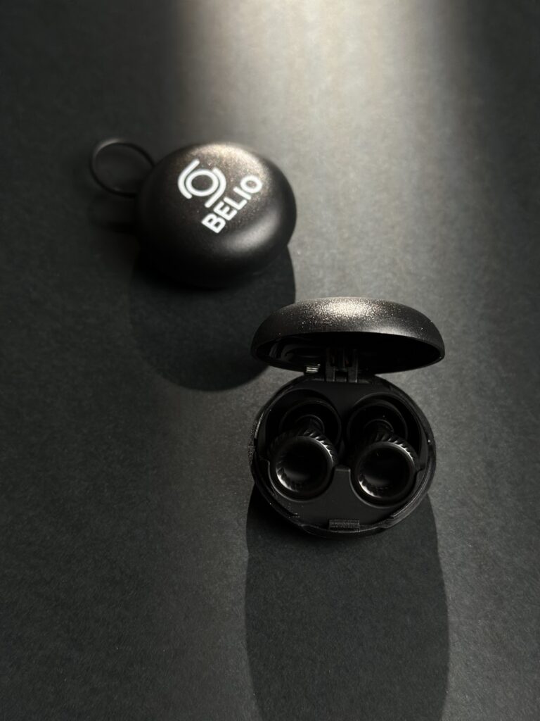 Ear Club Black